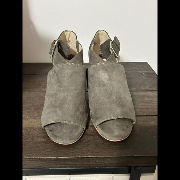 Nine West Suede Open Toe Block‎ Heel Women's Size 8.5 Taupe - Picture 1 of 6